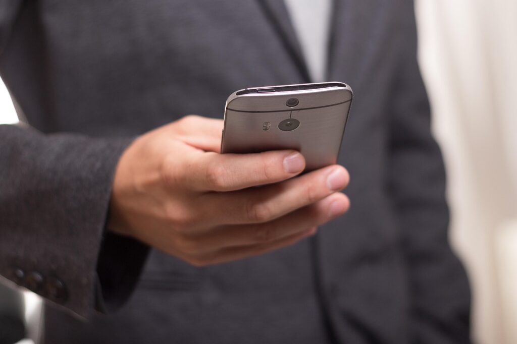 Essential Programming Languages for Mobile Communication Technology