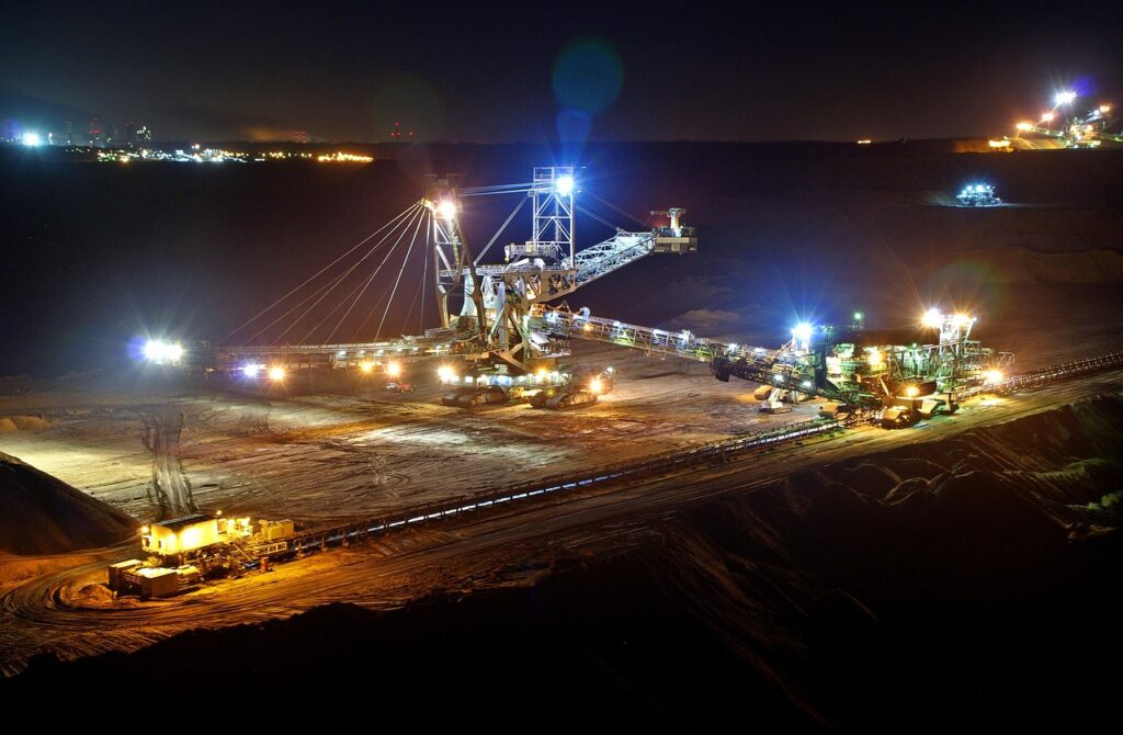 Innovative Solutions: Adapting to Technological Disruptions in Mining Innovative Solutions: Adapting to Technological Disruptions in Mining